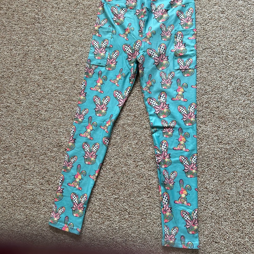 NEW OS Bunnies Print Leggings